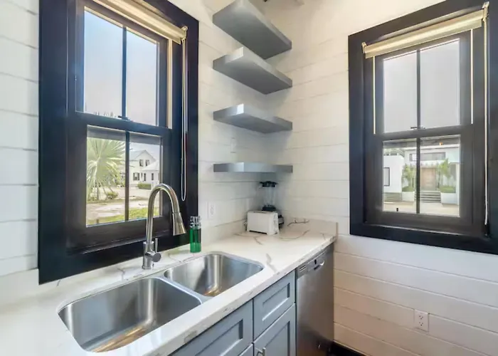 Modern House With Océano View In Belize San Pedro (Ambergris Caye)